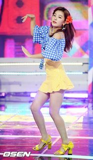 Seul-gi Kang feet photo thumbnail