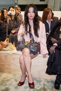 Seul-gi Kang feet photo thumbnail