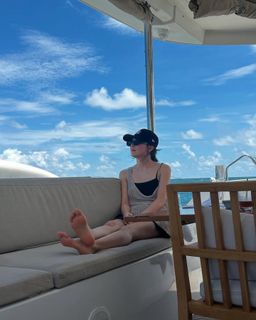 Seul-gi Kang feet photo thumbnail