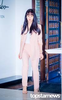 Seung-Yeon Han feet photo 6
