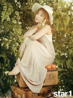 Seung-Yeon Han feet photo 10