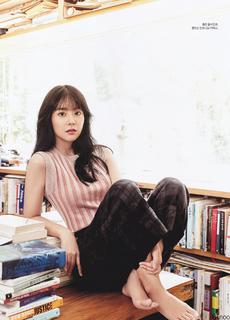 Seung-Yeon Han feet photo 5