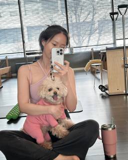 Seung-Yeon Han feet photo 3