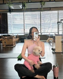 Seung-Yeon Han feet photo 1