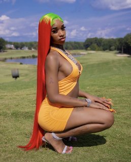 Sexyy Red feet photo thumbnail