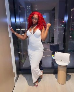 Sexyy Red feet photo thumbnail