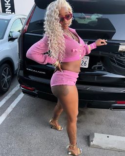 Sexyy Red feet photo thumbnail