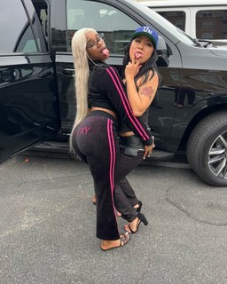 Sexyy Red feet photo thumbnail