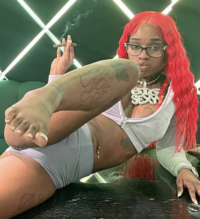 Sexyy Red feet photo thumbnail