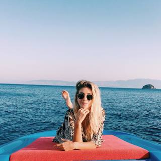 Seyma Subasi feet photo thumbnail