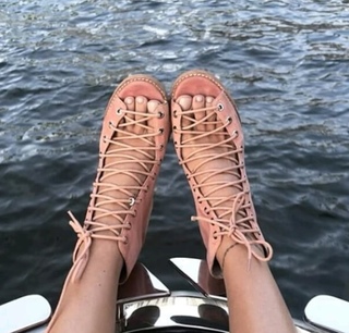 Seyma Subasi feet photo thumbnail