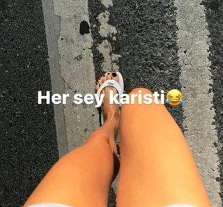 Seyma Subasi feet photo thumbnail