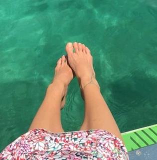 Seyma Subasi feet photo thumbnail