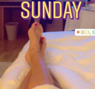 Seyma Subasi feet photo thumbnail