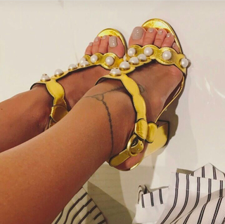 Seyma Subasi feet photo thumbnail