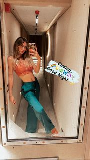 Seyma Subasi feet photo thumbnail