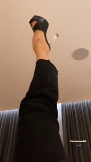 Seyma Subasi feet photo thumbnail