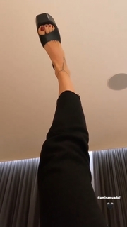 Seyma Subasi feet photo thumbnail