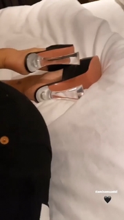 Seyma Subasi feet photo thumbnail