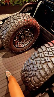 Seyma Subasi feet photo thumbnail
