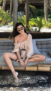 Seyma Subasi feet photo thumbnail