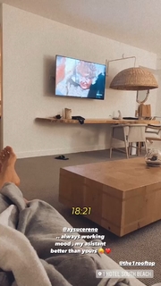 Seyma Subasi feet photo thumbnail