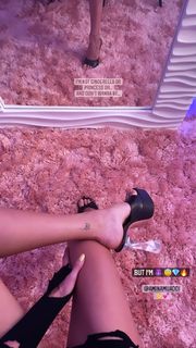 Seyma Subasi feet photo thumbnail