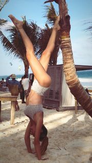 Seyma Subasi feet photo thumbnail