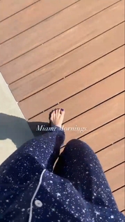Seyma Subasi feet photo thumbnail
