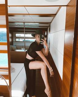 Seyma Subasi feet photo thumbnail