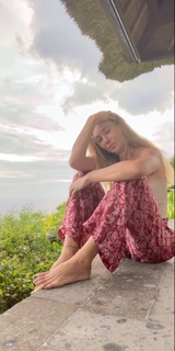 Seyma Subasi feet photo thumbnail