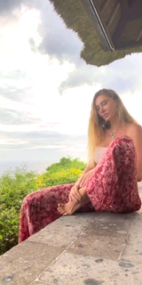 Seyma Subasi feet photo thumbnail