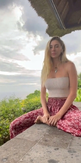Seyma Subasi feet photo thumbnail