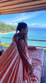 Seyma Subasi feet photo thumbnail