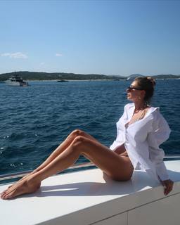 Seyma Subasi feet photo thumbnail