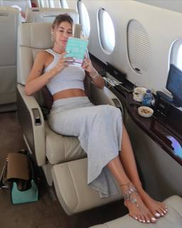 Seyma Subasi feet photo thumbnail