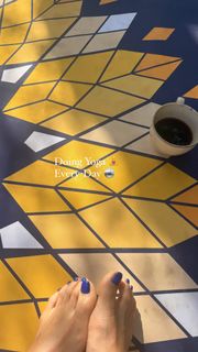 Seyma Subasi feet photo thumbnail