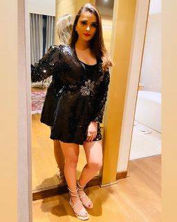Sezal Sharma feet photo 17