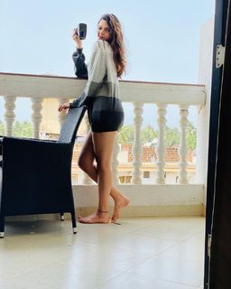 Sezal Sharma feet photo 3