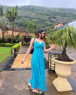Sezal Sharma feet photo 7