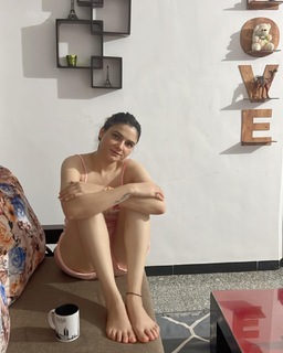 Sezal Sharma feet photo 8