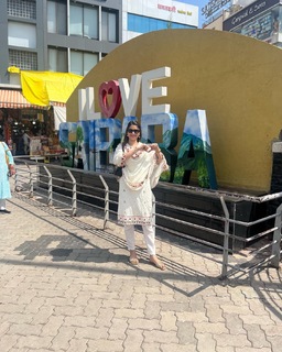 Sezal Sharma feet photo 3