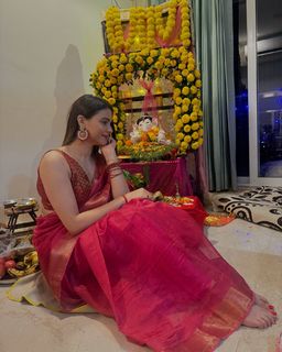 Sezal Sharma feet photo 9