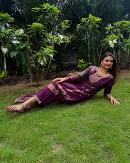 Sezal Sharma feet photo 8