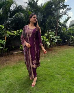Sezal Sharma feet photo 6
