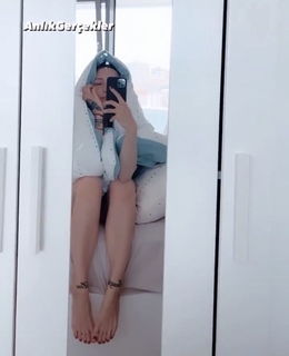 Sezen Destina feet photo 4