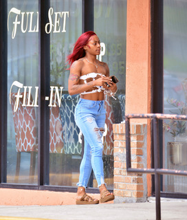 Sha'Carri Richardson feet photo thumbnail