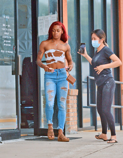 Sha'Carri Richardson feet photo thumbnail