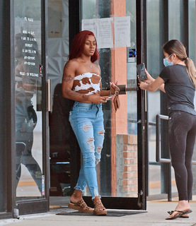 Sha'Carri Richardson feet photo thumbnail