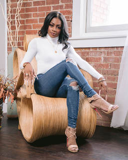 Sha'Carri Richardson feet photo thumbnail